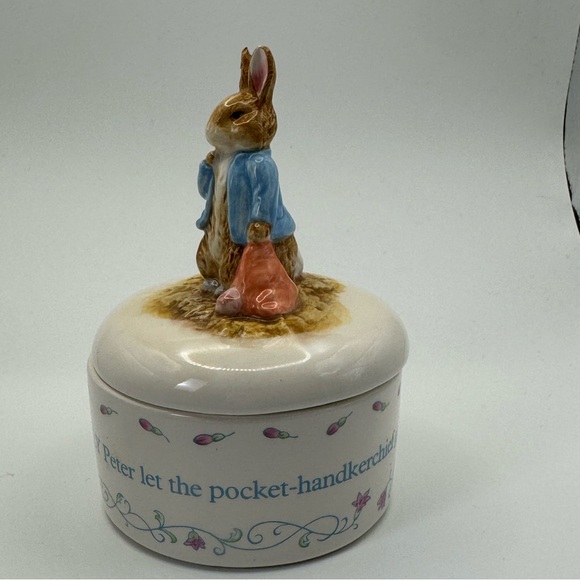 1992 Schmid Beatrix Potter Peter Rabbit Ceramic Trinket Box w/ Lid - Picture 2 of 12